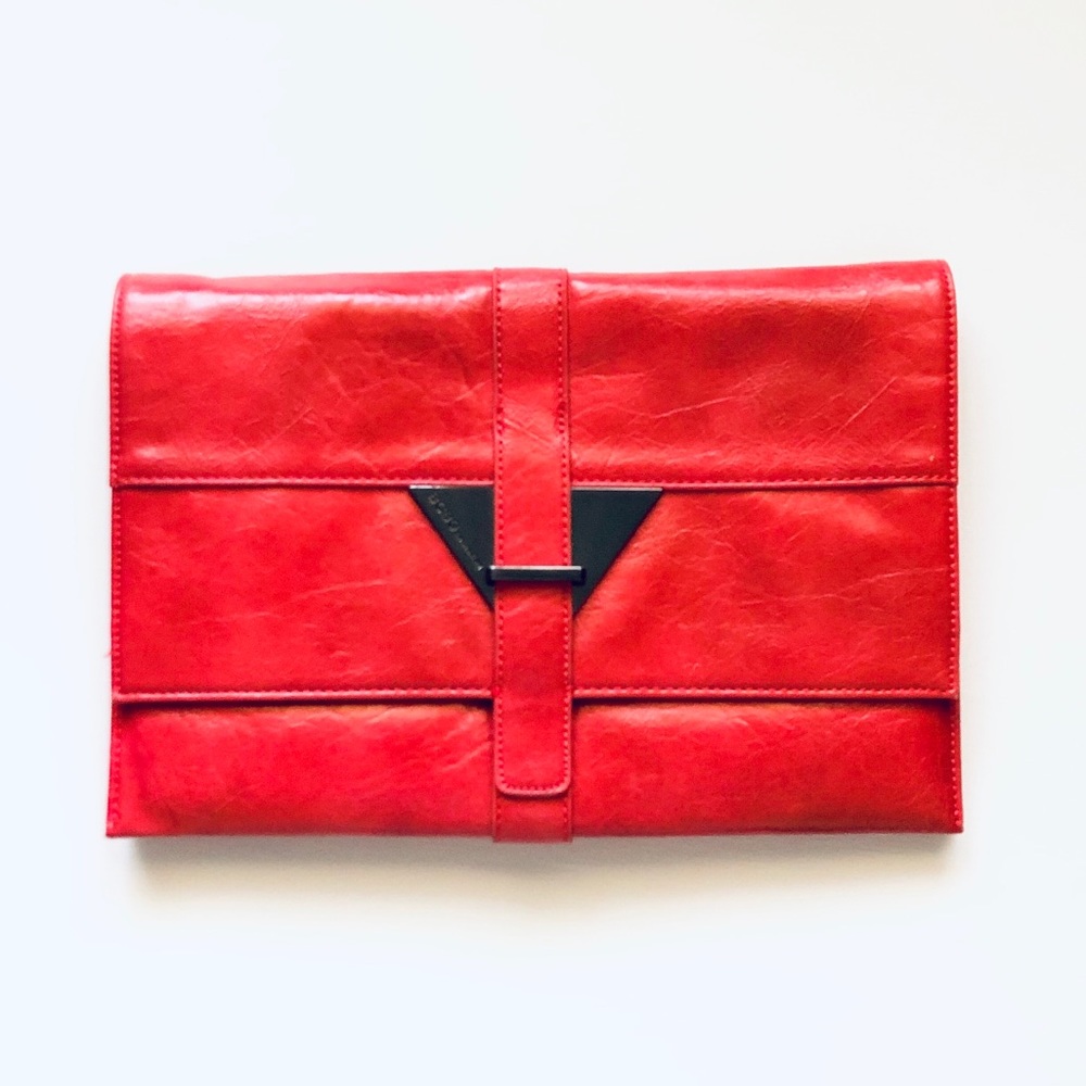 BCBG CLUTCH!